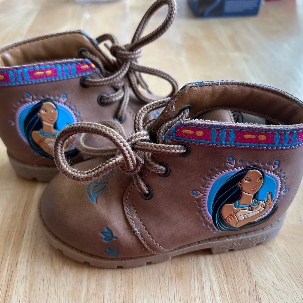 Disney Princess Pocahontas vintage 90s girl toddler shoes boots 6 1/2 Rare